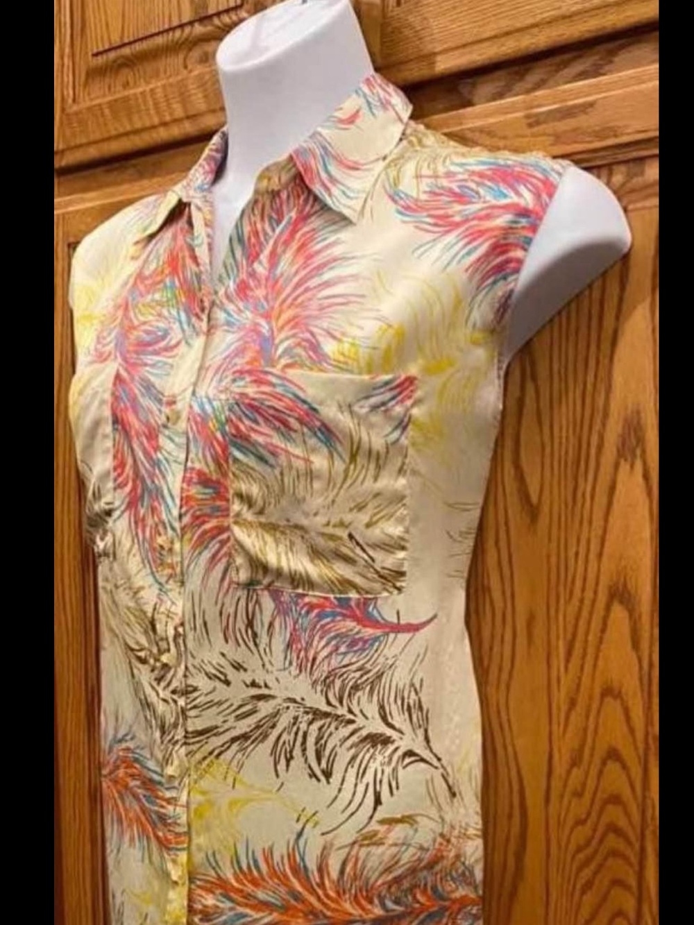 CAbi Feather-Print Silk Sleeveless Button-Front Top